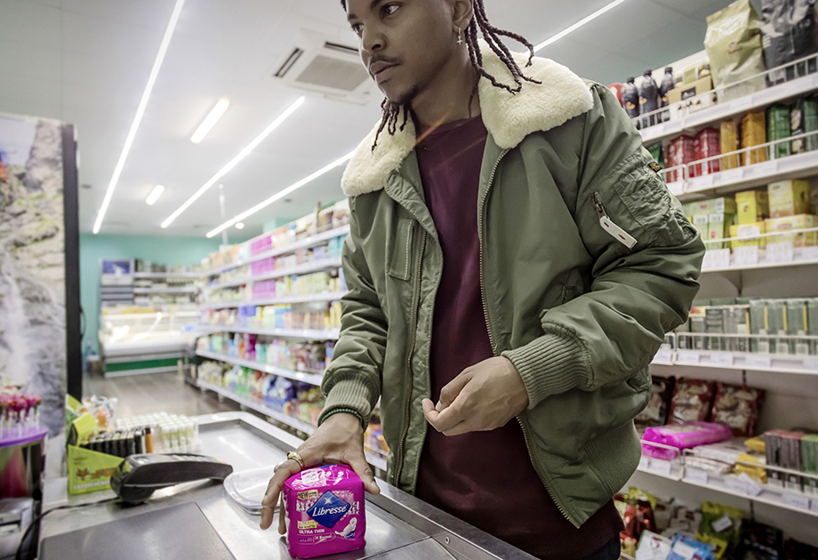 Man buys Libresse (photo)