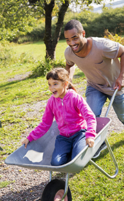 Man and child playing together (photo)