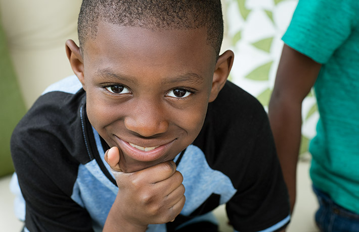 Boy smiling (photo)