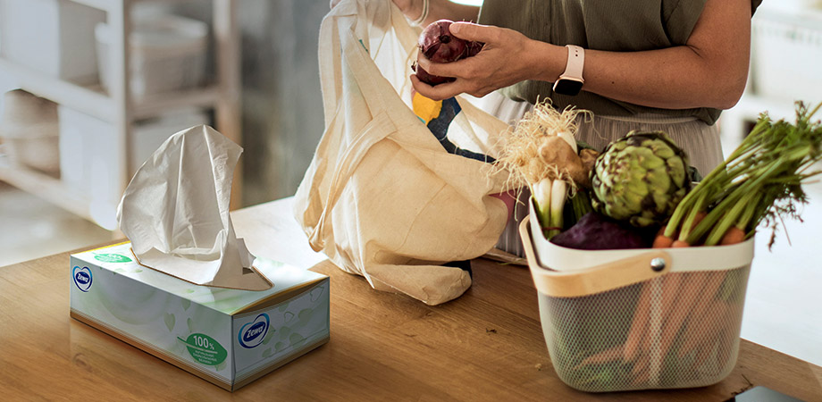 Photo of a tissue box (photo)