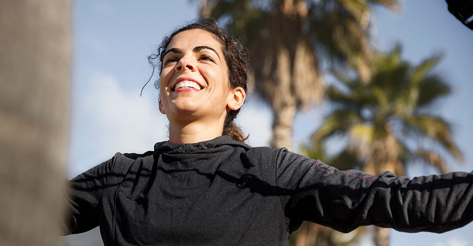 Woman doing sports (photo)